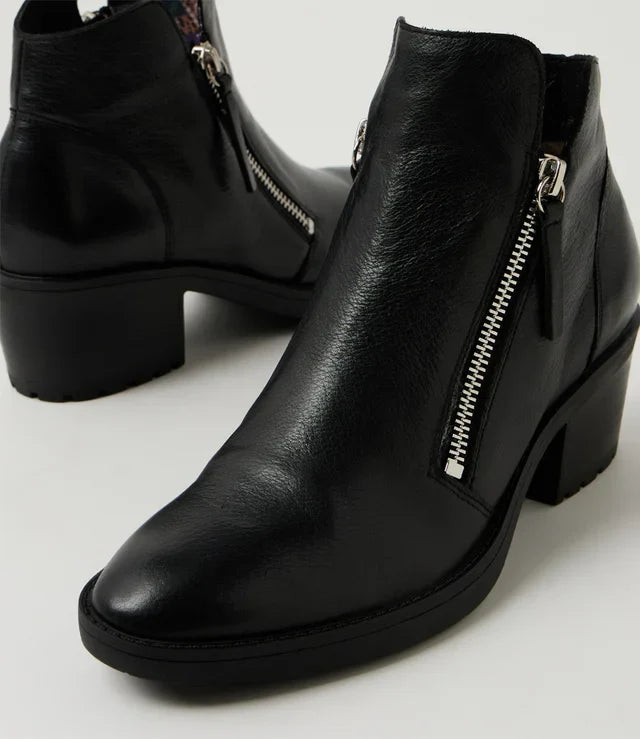 DJANGO &amp; JULIETTE