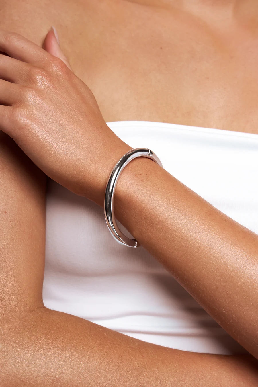 Rowe Bangle By Liberte