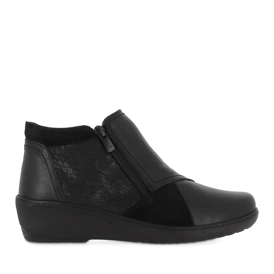CP462-18 CRINKLE ZIP BOOT BY CABELLO