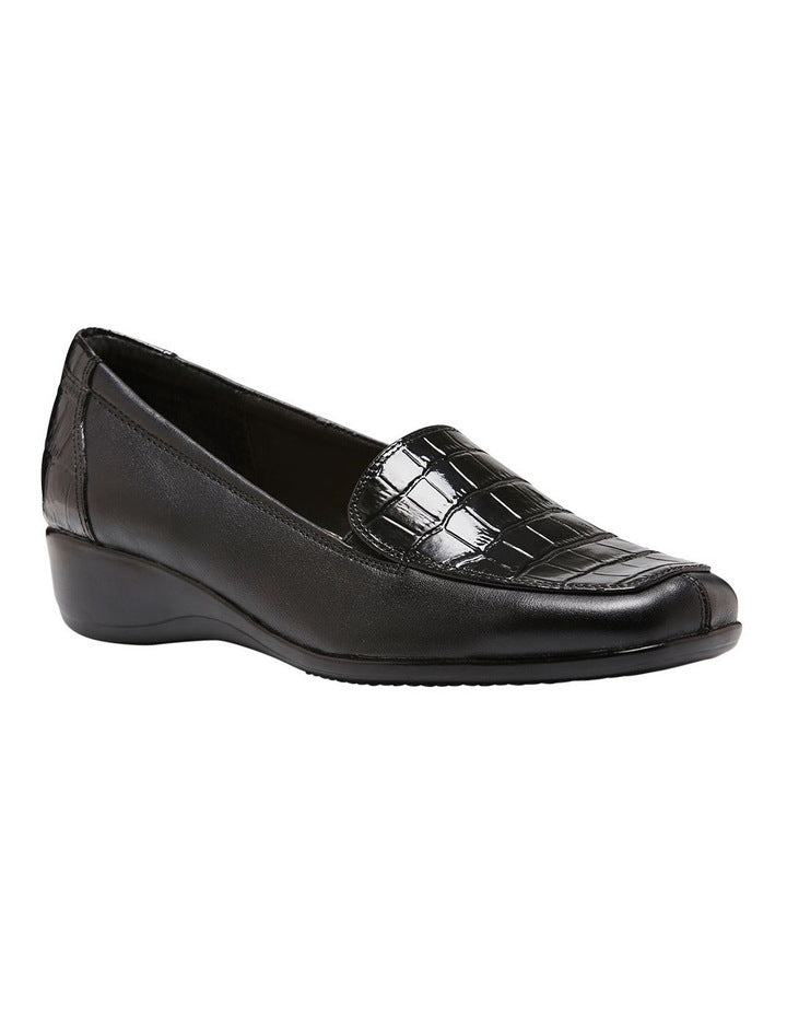 MEADOW LOAFER *Sale only applies to Cream